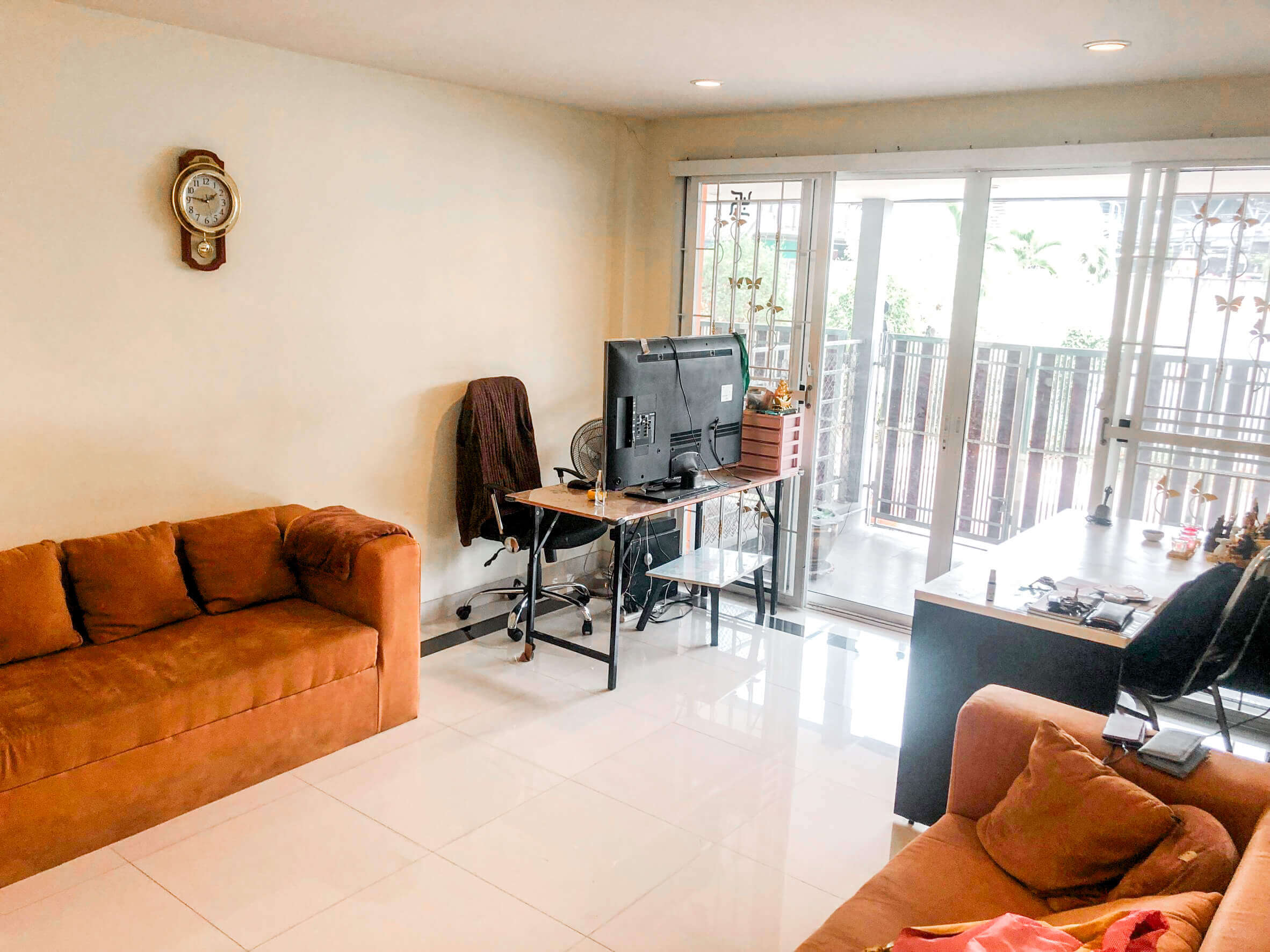 ให้เช่าทาวน์เฮาส์ home office ติดจตุจักร2 รถไฟฟ้าตลาดมีนบุรี สายสีชมพู สถานศึกษา โรงพยาบาล 